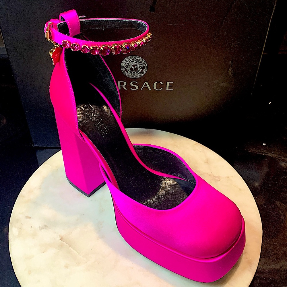 VERSACE MEDUSA AEVITAS ANKLE STRAP PLATFORM PUMPS EU 40 NEW BLOOMINGDALES FUSHIA